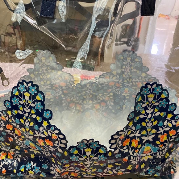 2 Vera Bradley beach bags and a matching wallet - Picture 5 of 6